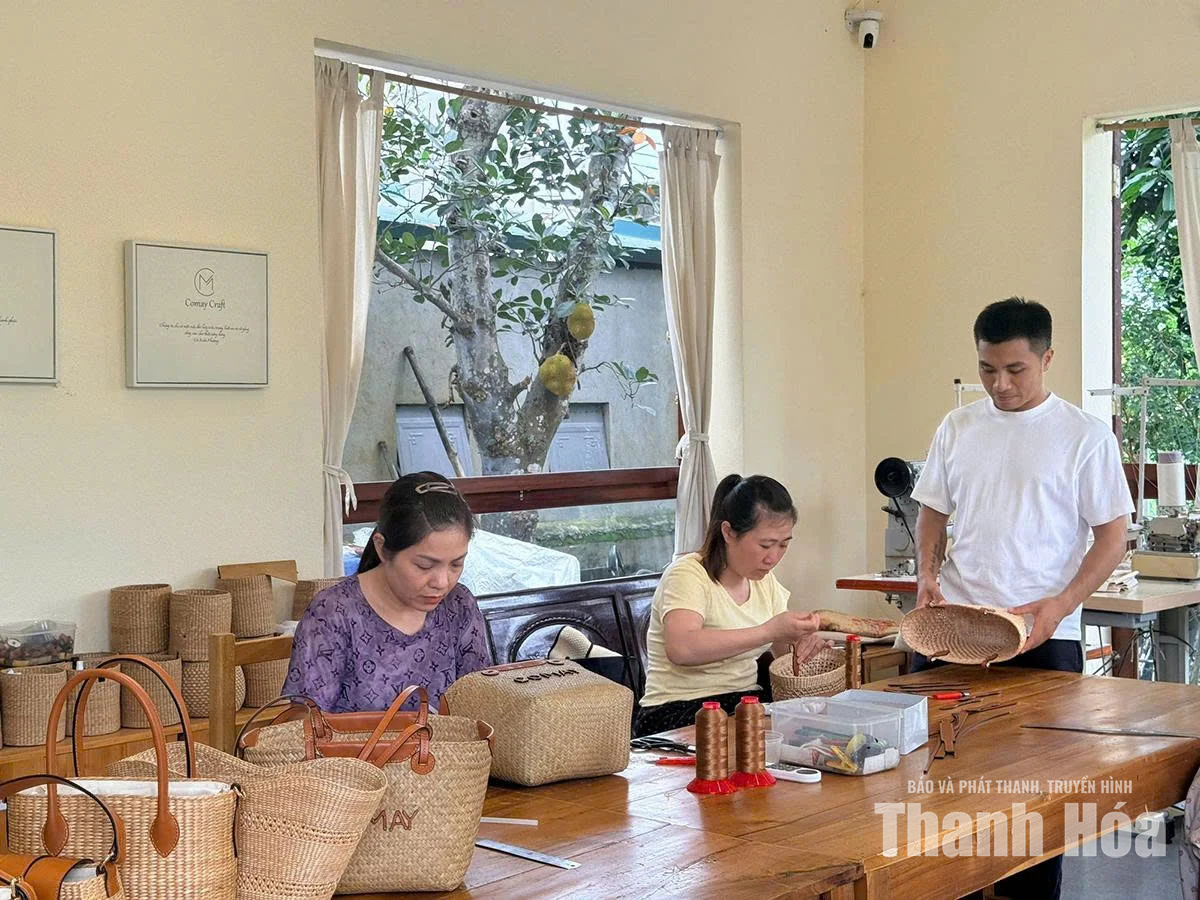 Người “thổi hồn” cho nghề đan truyền thống
