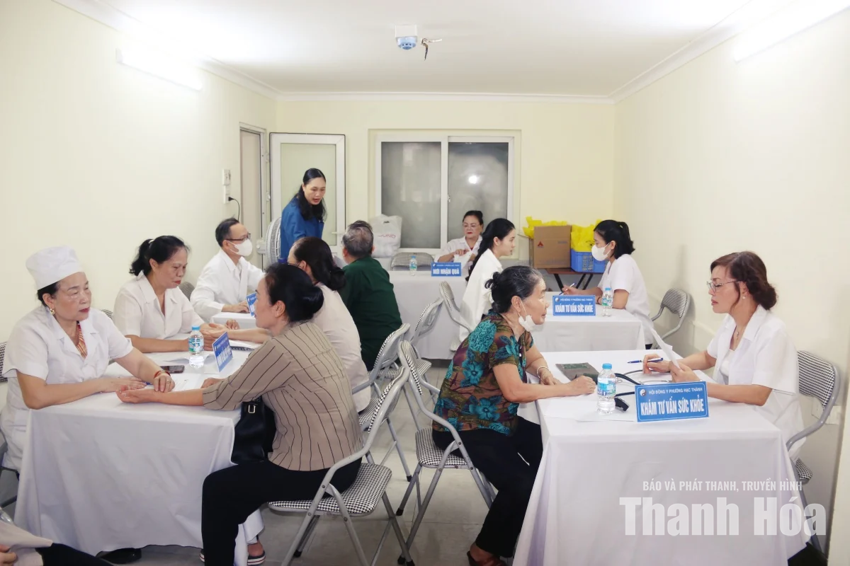 Khám bệnh, tư vấn sức khỏe miễn phí bằng y học cổ truyền
