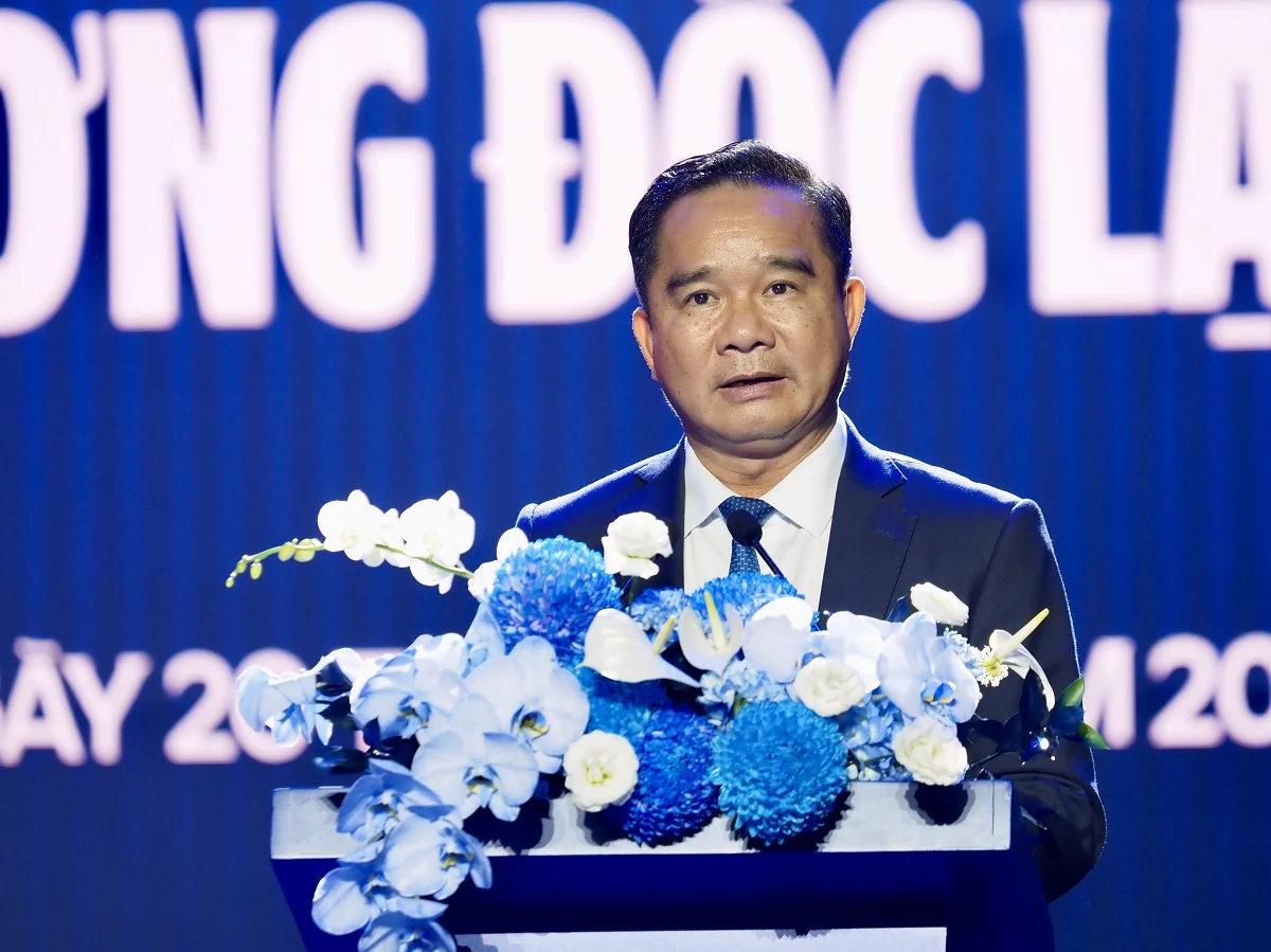 Vinamilk đón nhận Huân chương Độc lập hạng Nhất