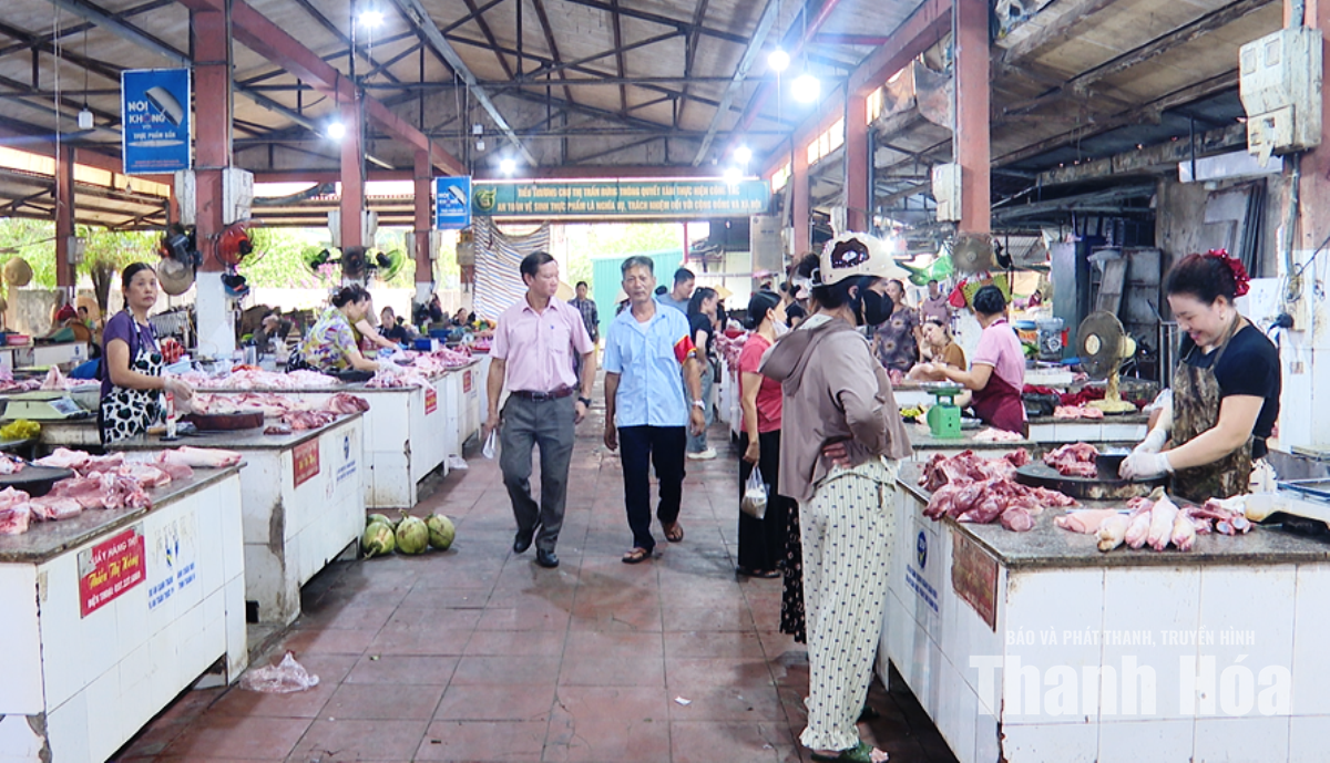 Giá lợn hơi giảm, nhưng giá thịt lợn vẫn “đứng yên”