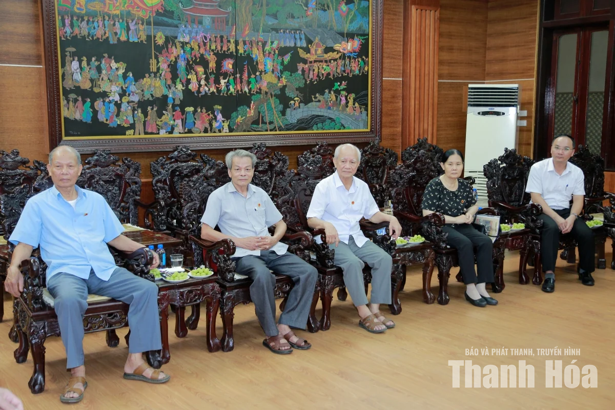 Chủ tịch UBND tỉnh Tô Anh Dũng tiếp và làm việc với Ban Chủ nhiệm Câu lạc bộ Hàm Rồng