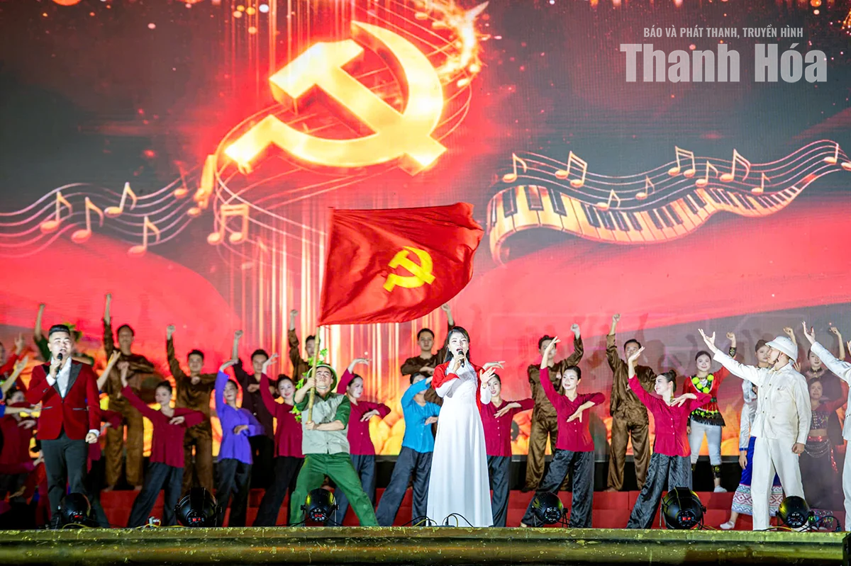Rực sáng đêm nghệ thuật “Thanh Hóa hòa nhịp cùng non sông” tại Quảng trường Lam Sơn