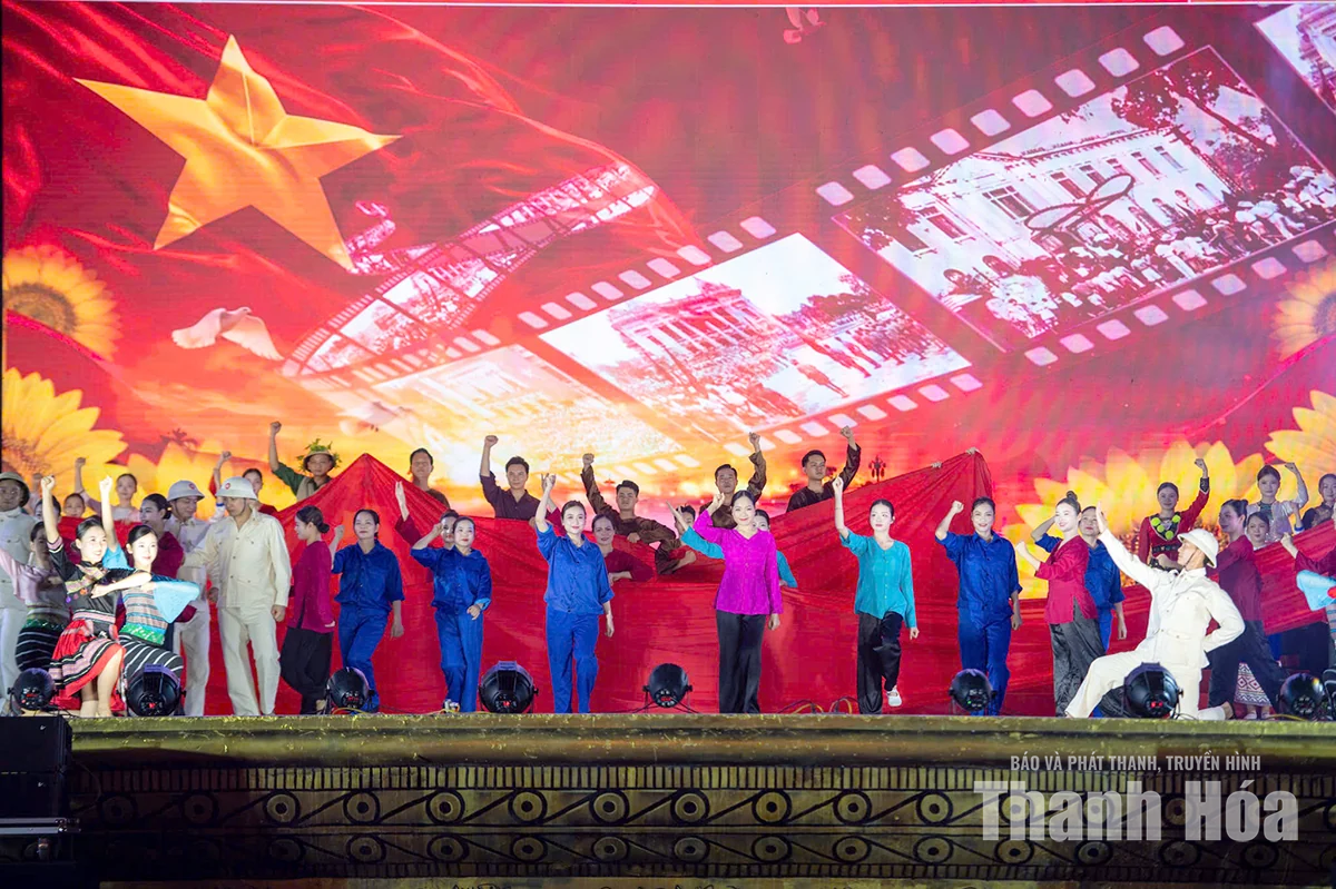 Rực sáng đêm nghệ thuật “Thanh Hóa hòa nhịp cùng non sông” tại Quảng trường Lam Sơn