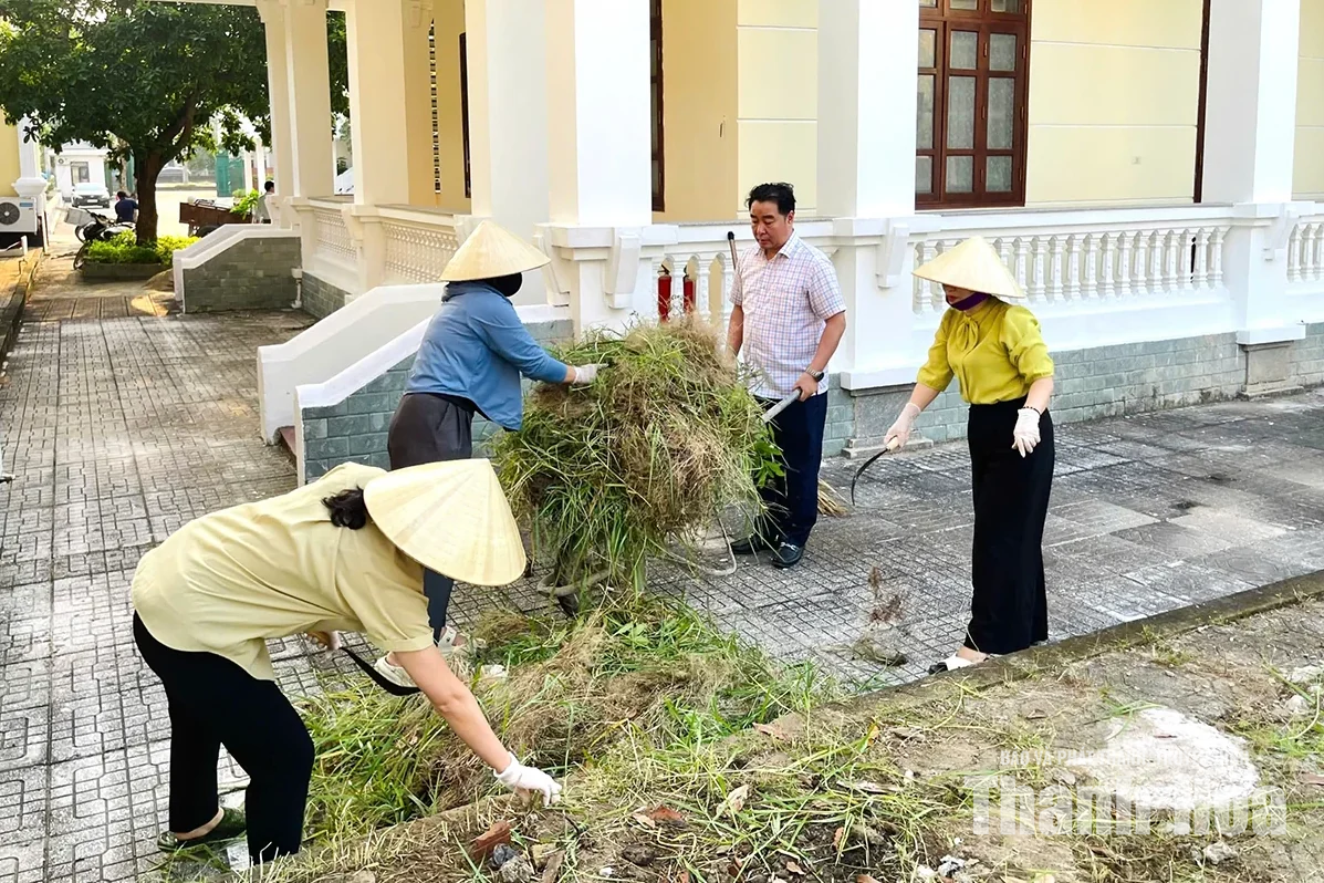 Xã Định Tân và Lưu Vệ ra quân tổng dọn vệ sinh môi trường