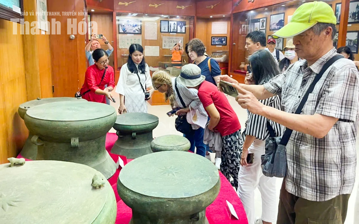Bắc nhịp cầu văn hóa để trống đồng từ làng nghề đi ra thế giới