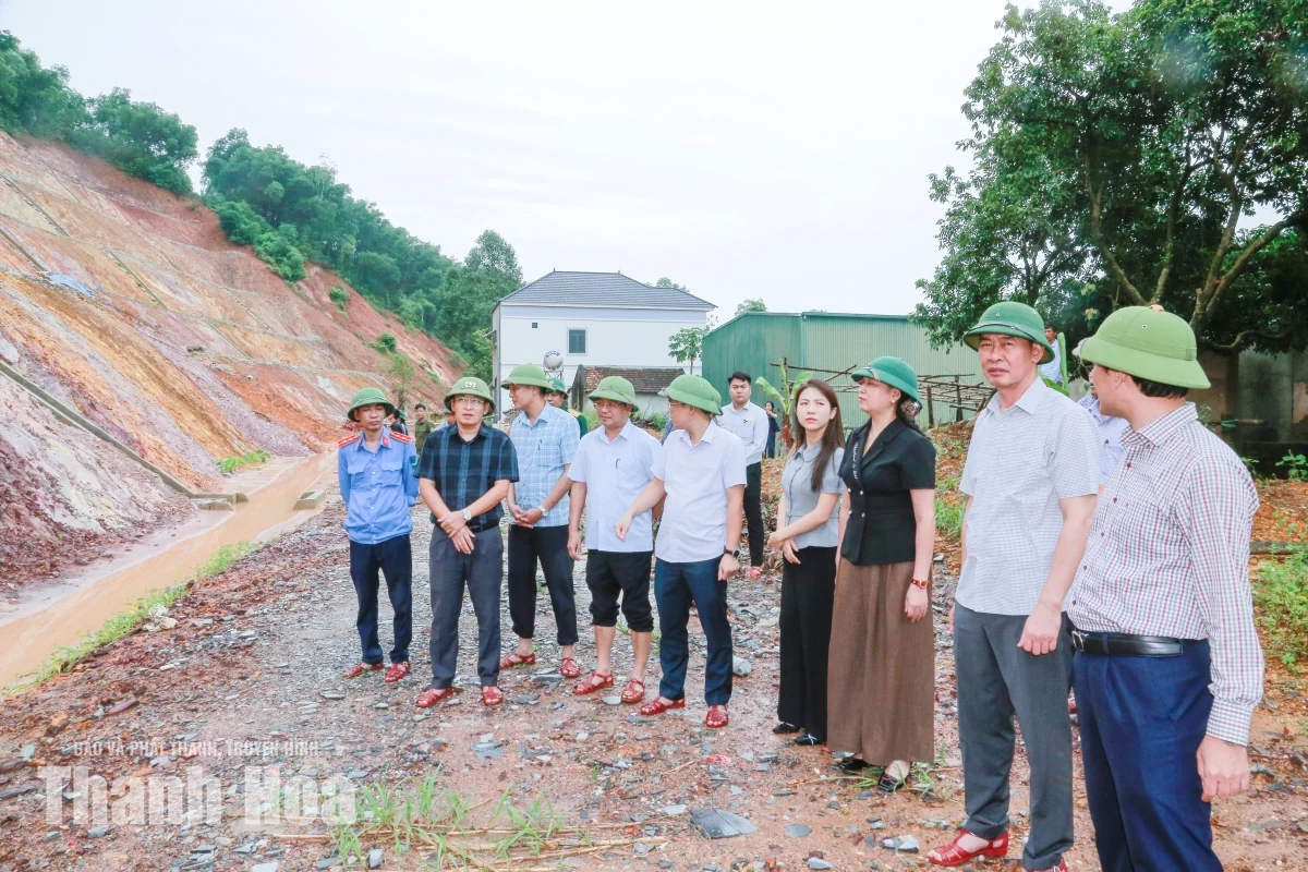 Phó Bí thư Tỉnh ủy Trịnh Tuấn Sinh kiểm tra công tác ứng phó mưa lũ tại một số địa phương