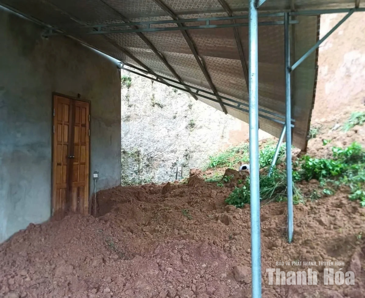 Xã Văn Phú tạm thời bị chia cắt