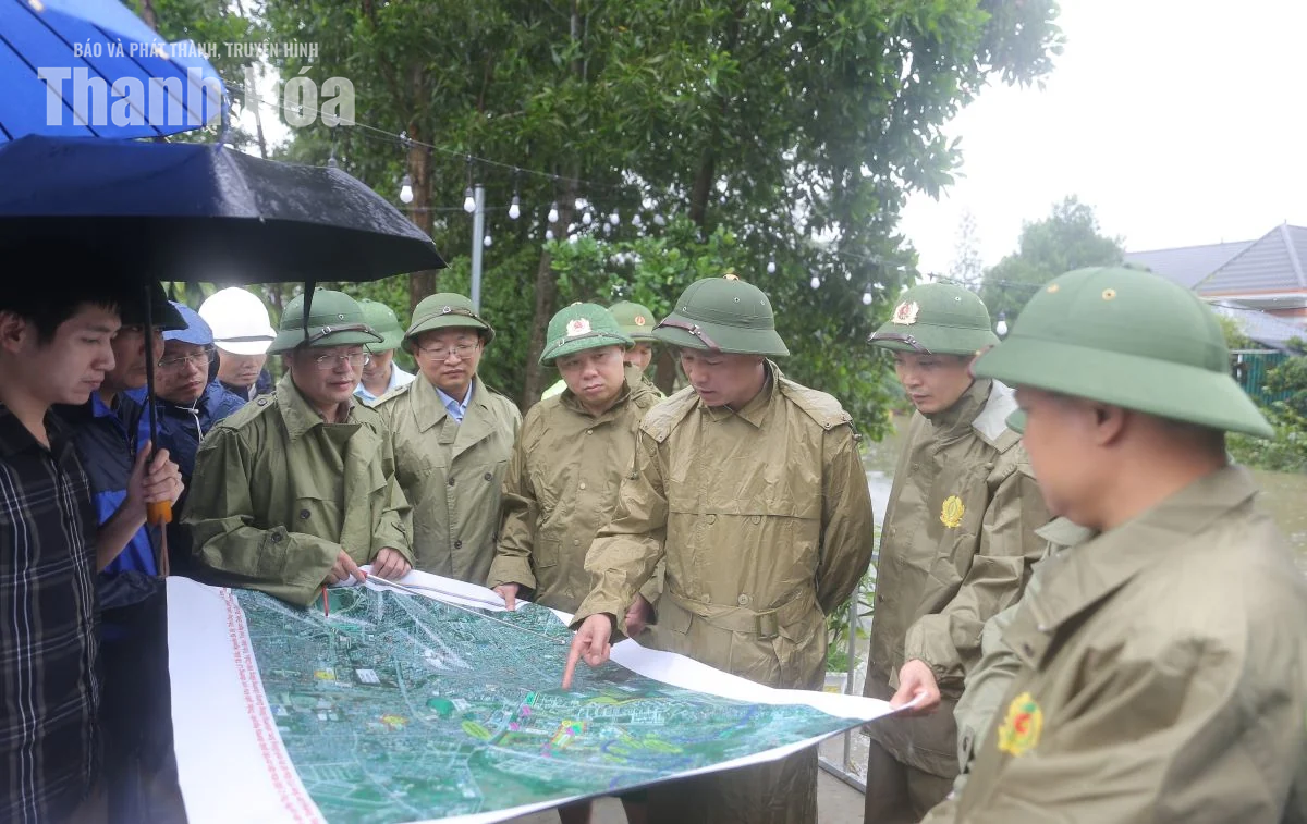 Chủ tịch UBND tỉnh Tô Anh Dũng kiểm tra, chỉ đạo khắc phục tình trạng ngập nước tại các khu đô thị