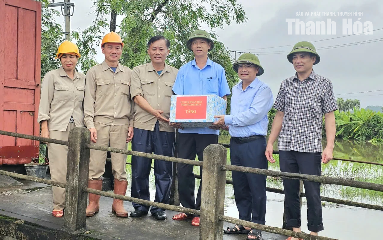 Trưởng Ban Quản lý KKT Nghi Sơn và các KCN kiểm tra công tác ứng phó với mưa lũ