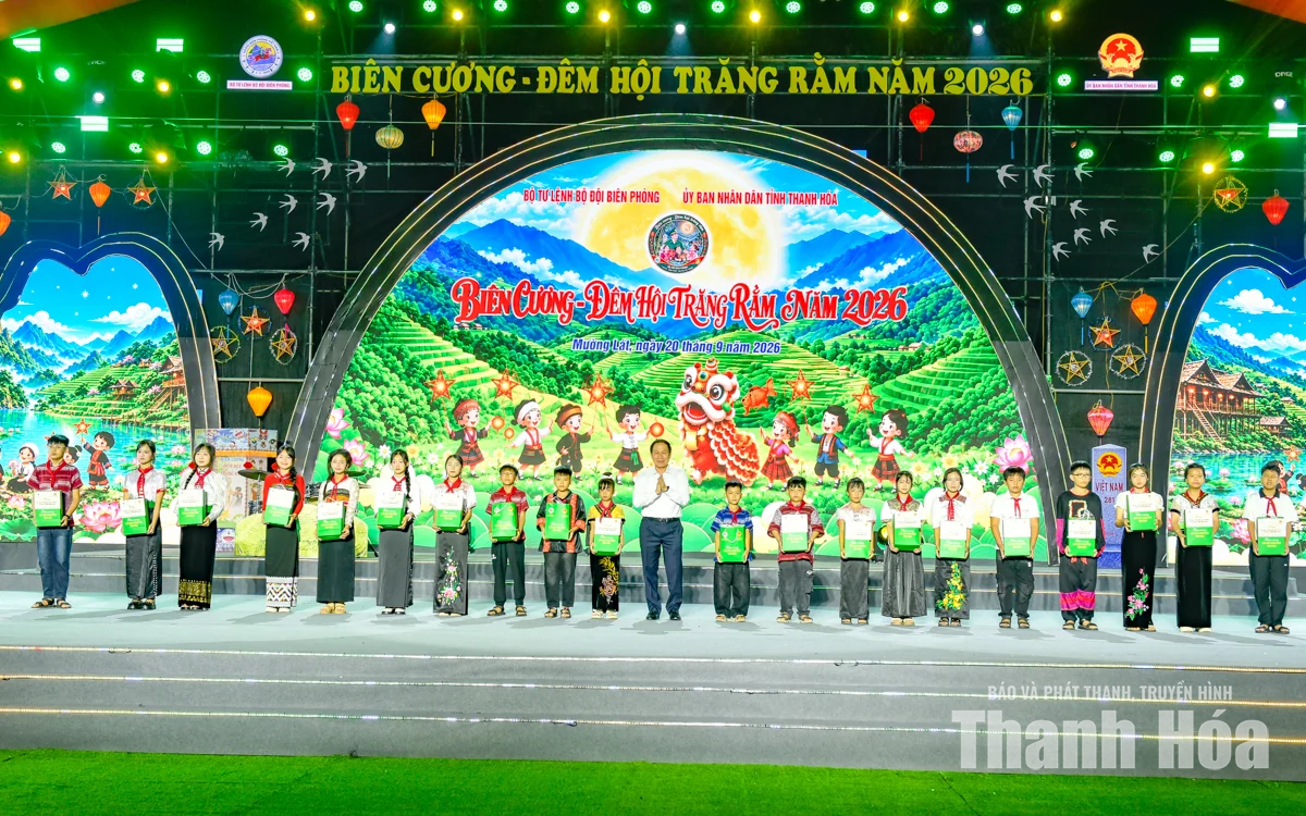Lung linh đêm hội Trăng rằm nơi biên cương Mường Lát