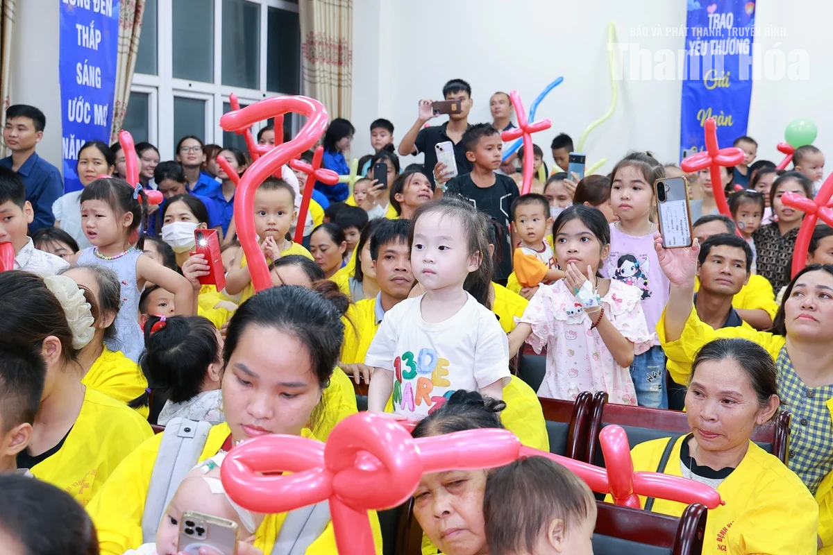 “Lồng đèn thắp sáng ước mơ năm 2026” mang mùa trăng yêu thương đến với bệnh nhi