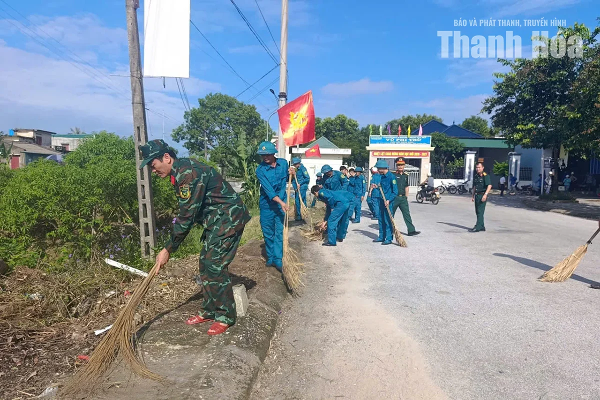 Xã Quảng Chính ra quân tổng vệ sinh môi trường, khơi thông dòng chảy