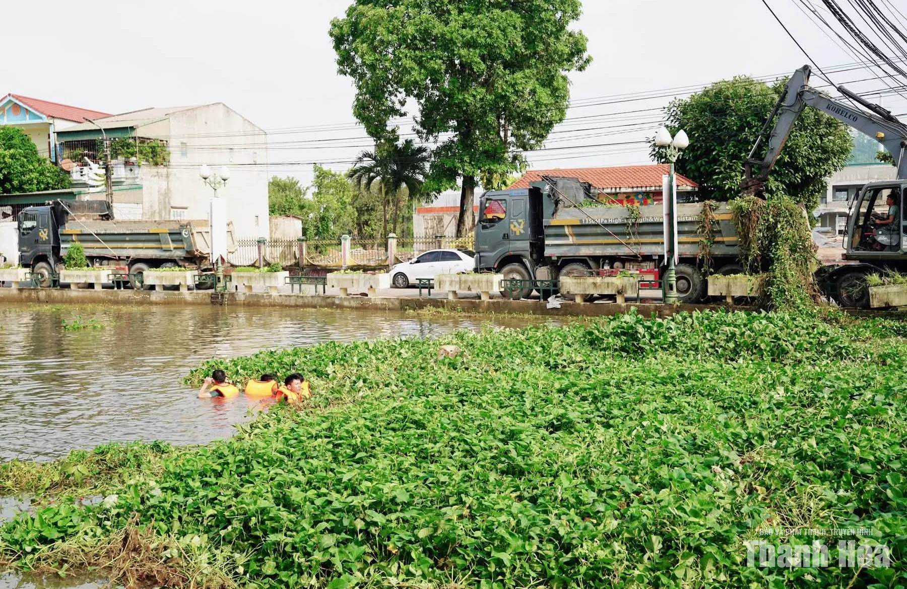 Thêm 125km cống rãnh được khơi thông, 3.200 tấn rác thải được thu gom
