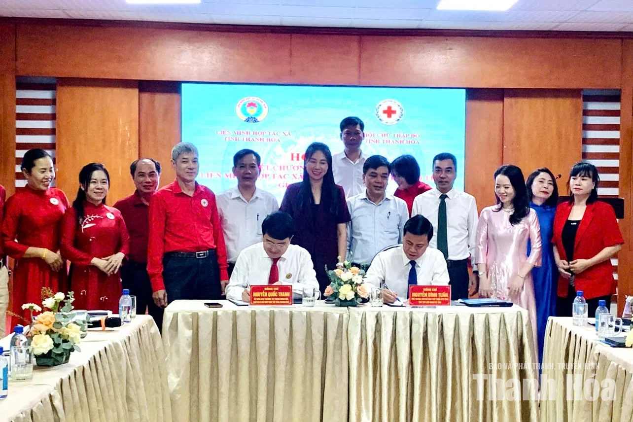 Ký kết chương trình phối hợp hoạt động giữa Liên minh HTX tỉnh và Hội Chữ thập đỏ tỉnh