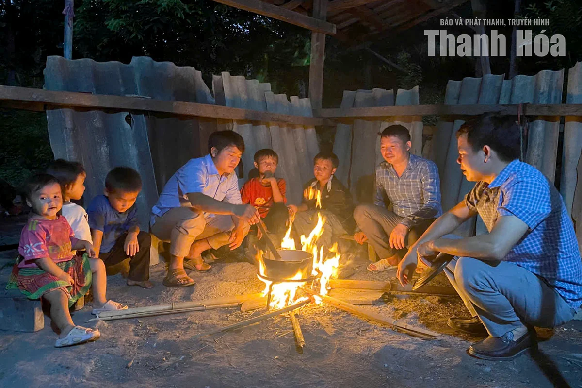 Tiếp sức 5 đứa trẻ không có người thân nơi vùng biên