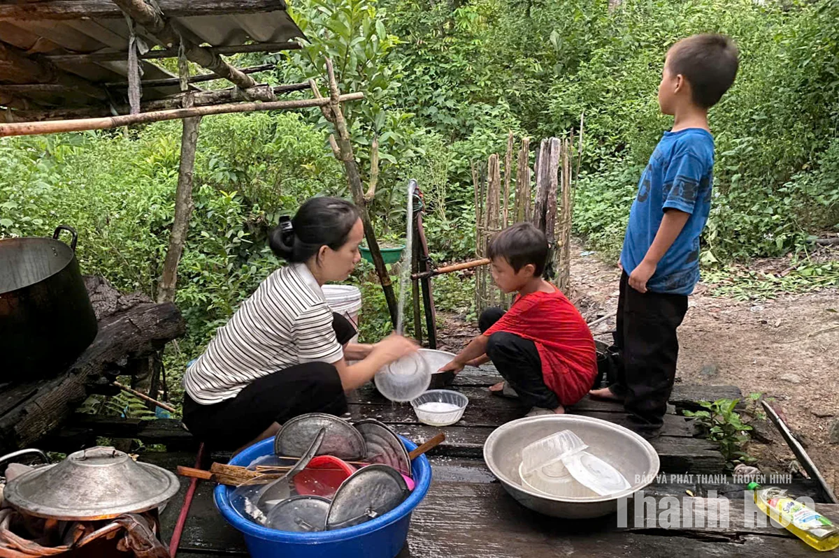 Tiếp sức 5 đứa trẻ không có người thân nơi vùng biên
