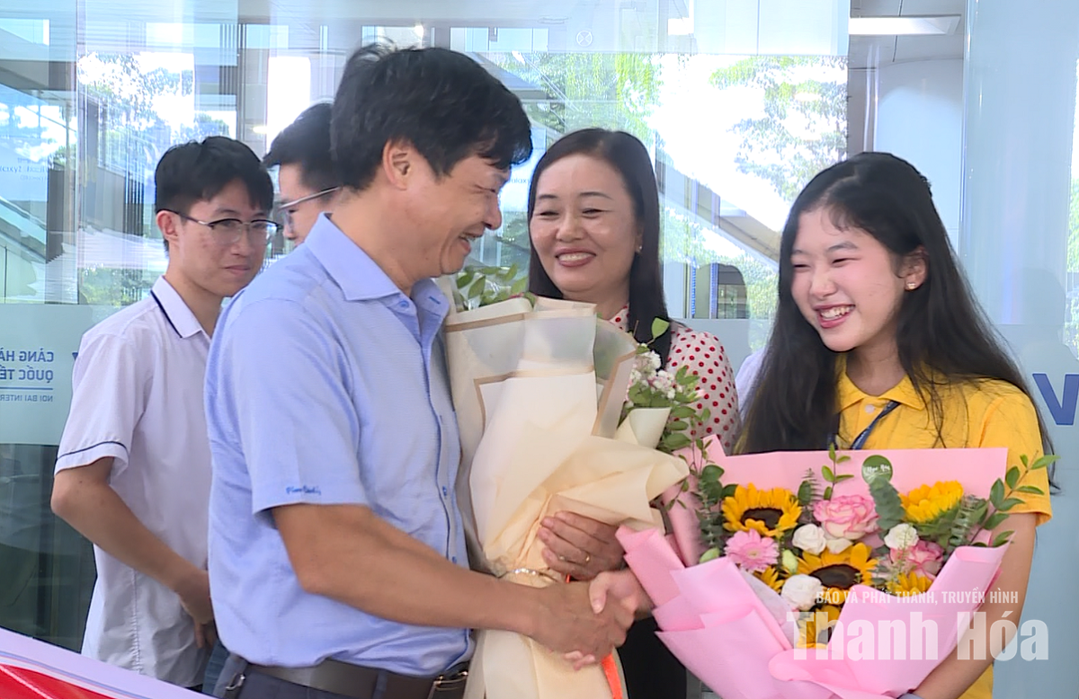 Trường THPT chuyên Lam Sơn đón học sinh đoạt Huy chương Đồng Olympic Vật lý quốc tế Al-Fergani năm 2026