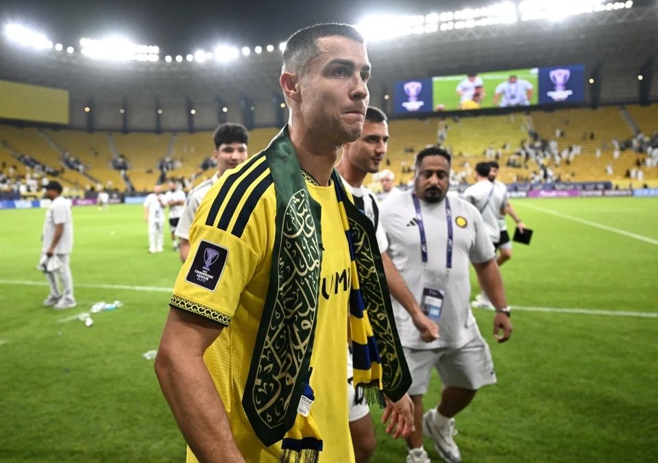 Ronaldo bị treo giò 30 ngày, phạt 255 euro; Olaha Mạnh Đức ghi bàn quyết định cho CA TP.HCM