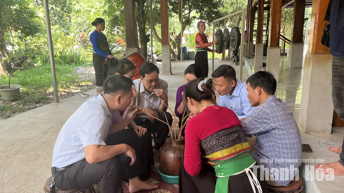 Từ nếp nhà sàn truyền thống đến điểm du lịch cộng đồng