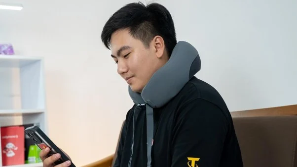 Gợi ý máy mát xa và máy massage cổ vai gáy cho dân văn phòng