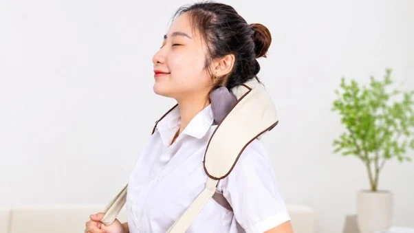 Gợi ý máy mát xa và máy massage cổ vai gáy cho dân văn phòng