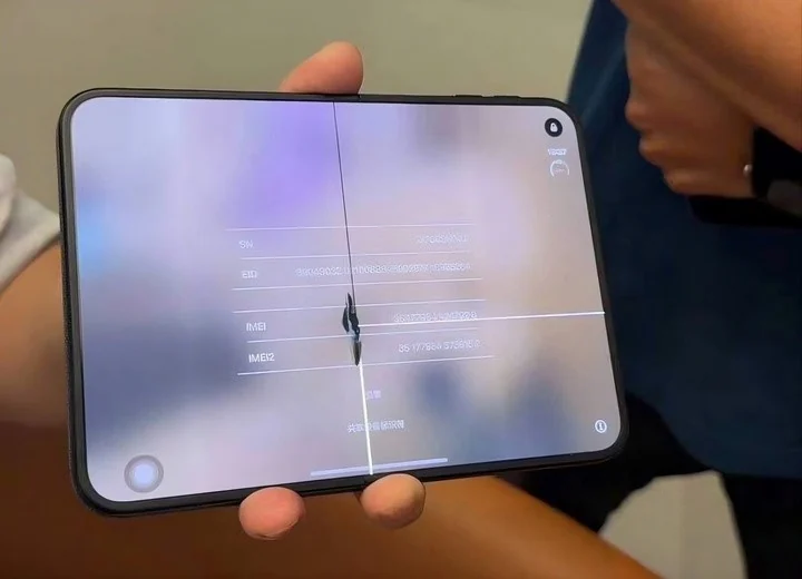 Apple hỗ trợ đổi máy cho người dùng iPhone Duo gặp lỗi nứt màn hình