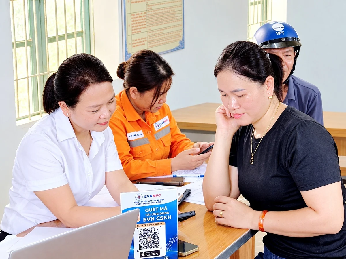 Khách hàng của EVNNPC chuyển sang sử dụng thống nhất ứng dụng EVN CSKH từ 1/11
