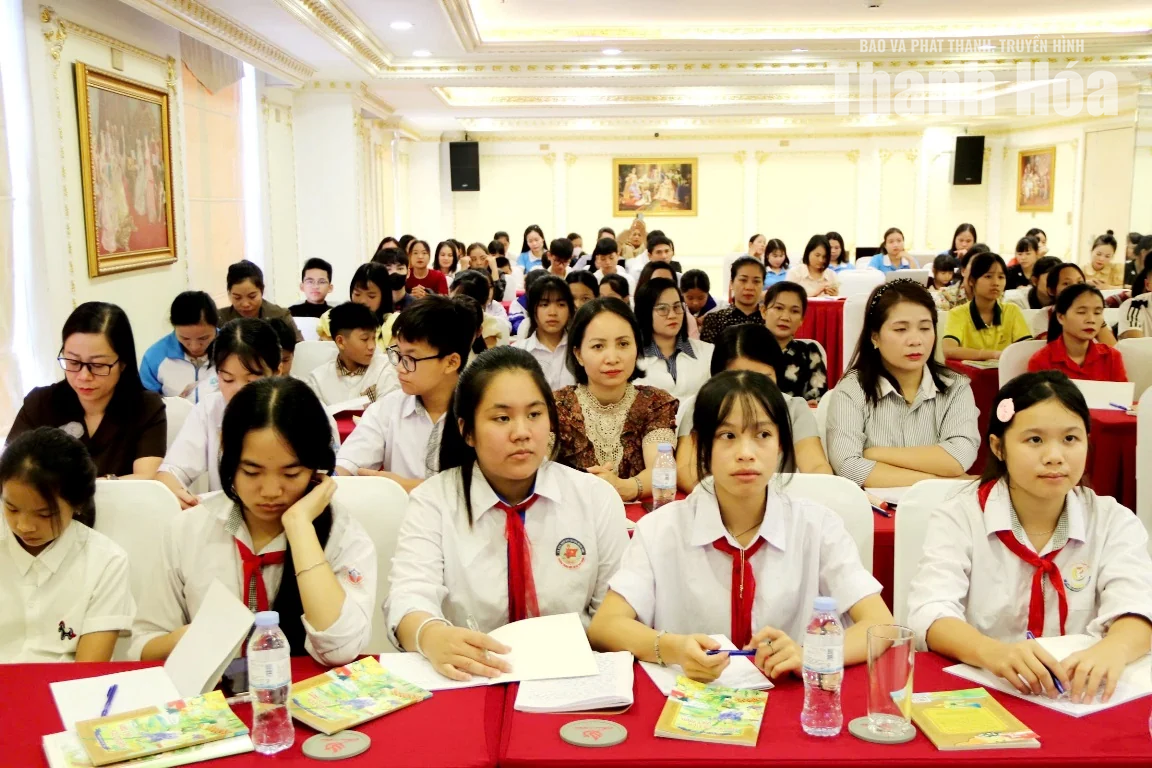 Nâng cao nhận thức và khả năng tự bảo vệ cho phụ nữ và trẻ em