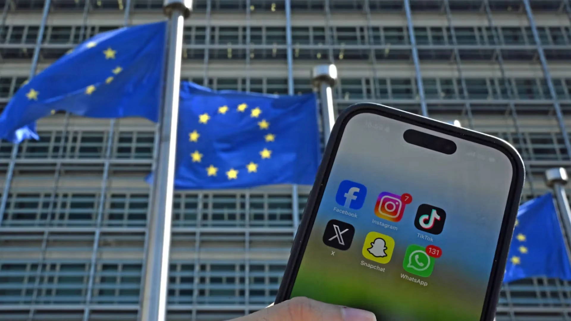 EU hoãn các dự luật riêng về mạng xã hội dành cho trẻ em, hướng tới quy định chung toàn khối