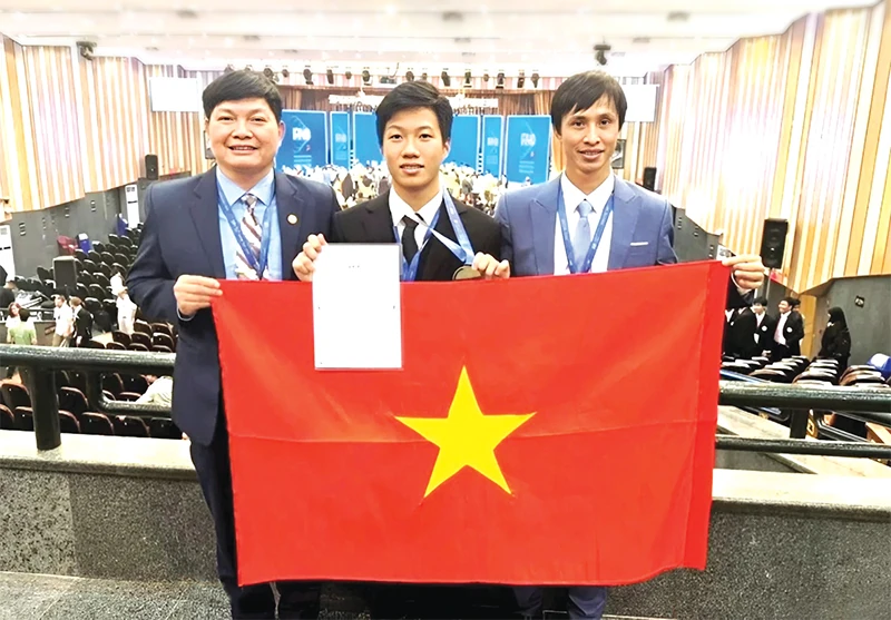 Hiền tài là nguyên khí của quốc gia