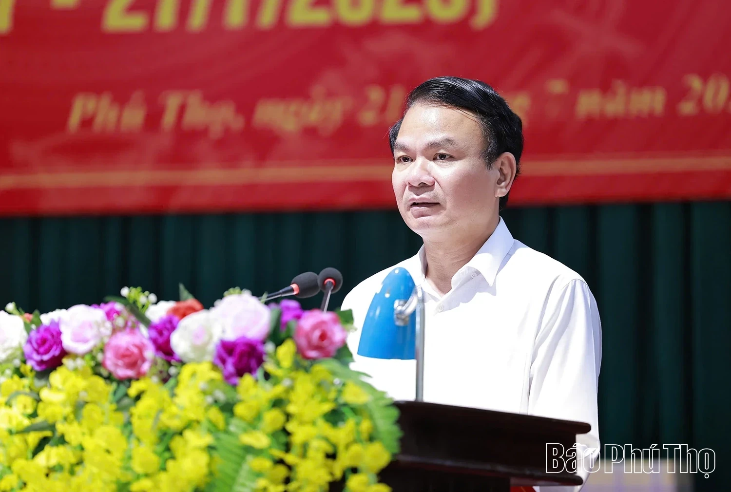Minister of Public Security Luong Tam Quang visits and presents gifts at Provincial Nursing Center for Meritorious People