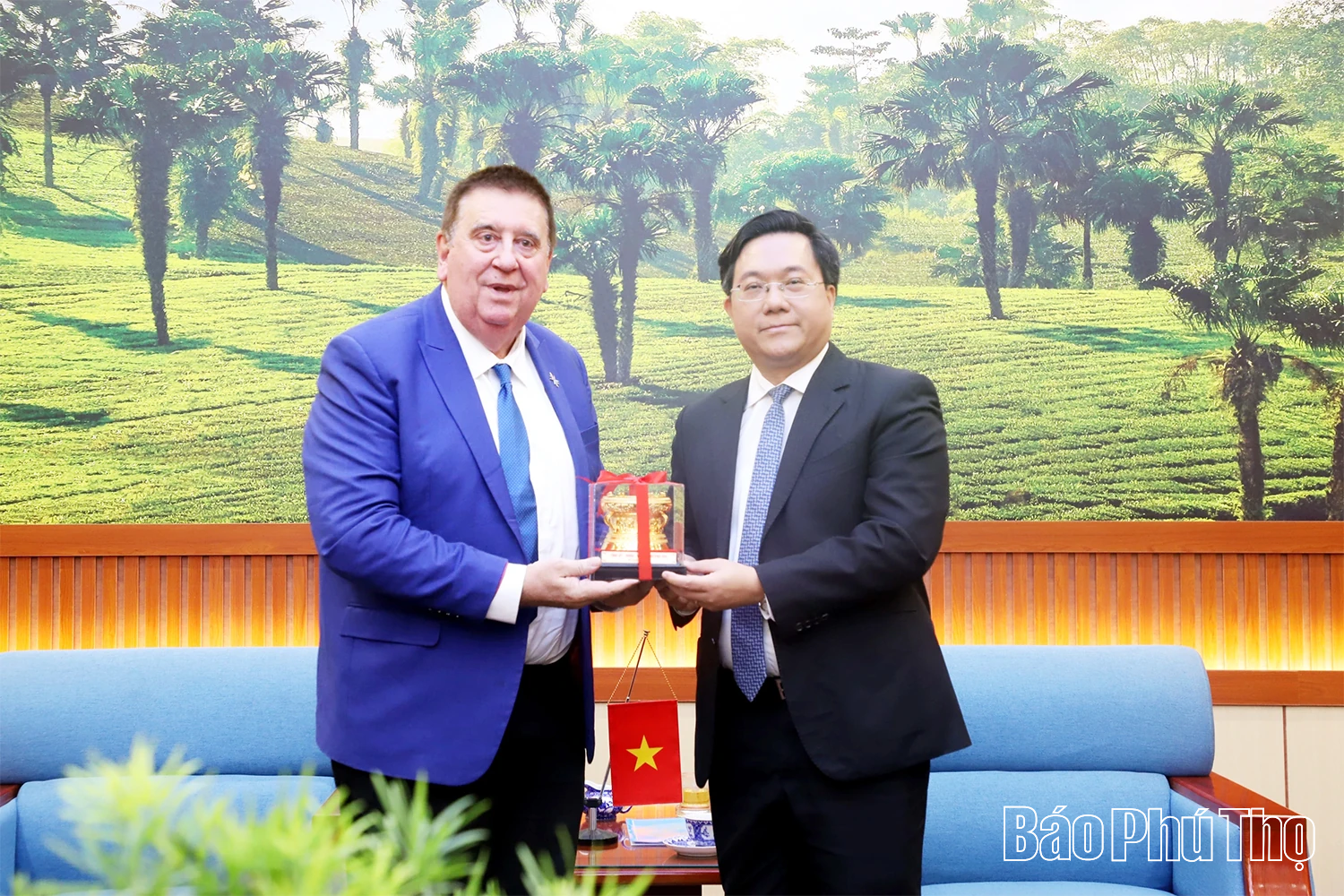 Chairman of Phu Tho Provincial People’s Committee receives Mayor of Port Hedland (Australia) and Austvina Group