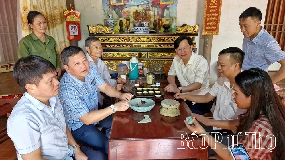 Ancient Artifacts Unearthed in Phu Tho Province