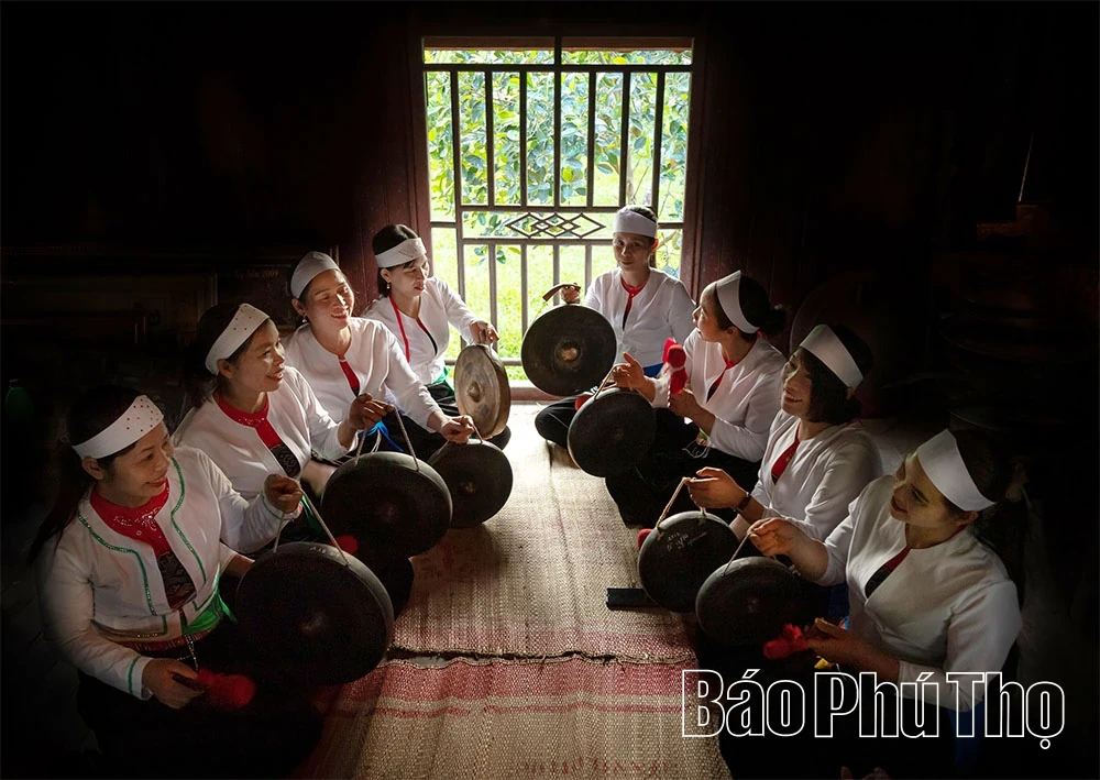 Preserving the Soul of Muong Tu Vus Gong and Drum Tradition