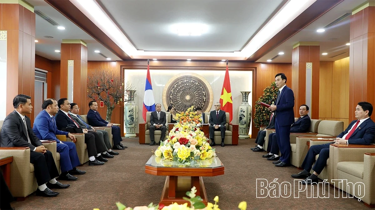 Provincial Party Secretary Receives Delegation from Houaphanh Province