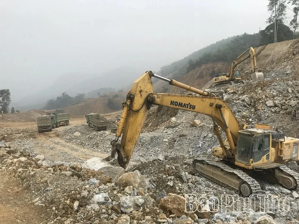 New Year Spirit at the Hoa Binh - Moc Chau Expressway Construction Site