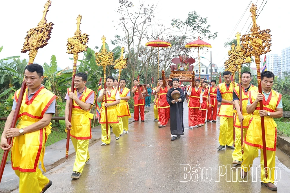 The Unique Features of the Khai Ha Festival at Ngoi Communal House, Hoa Binh Ward