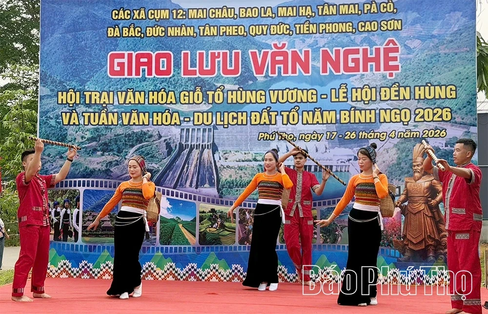A Multi-Colored Cultural Tapestry at the Hung Temple Festival