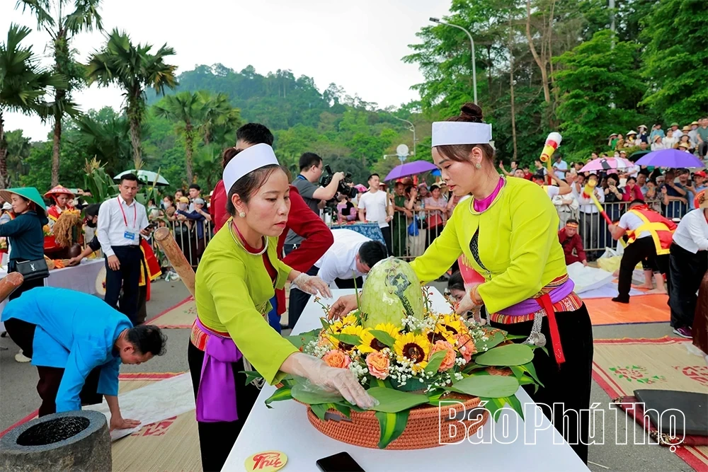 Pious Offerings: Fragrant Cakes for the Kings