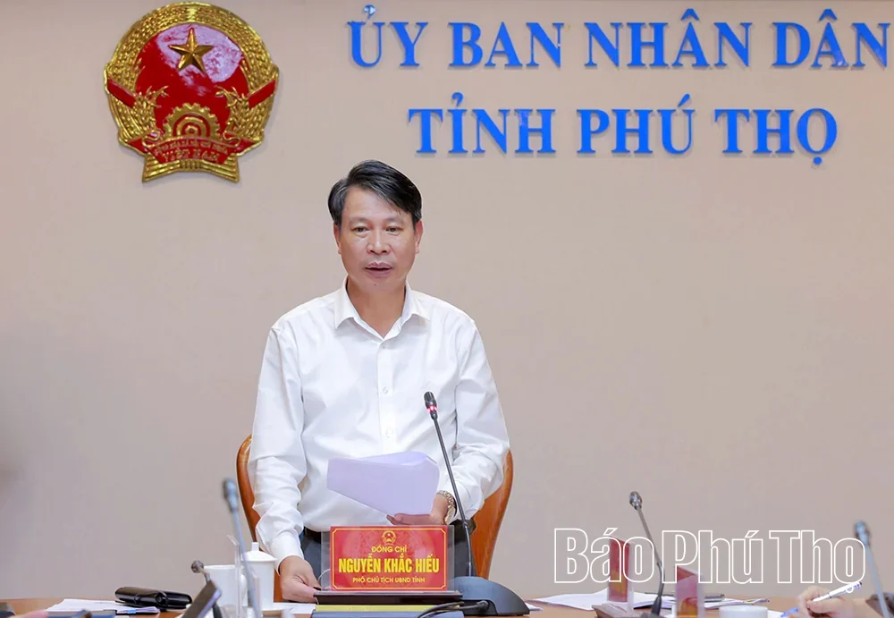 Vice Chairman of the Provincial Peoples Committee Nguyen Khac Hieu Listens to Report on Social Security Scheme