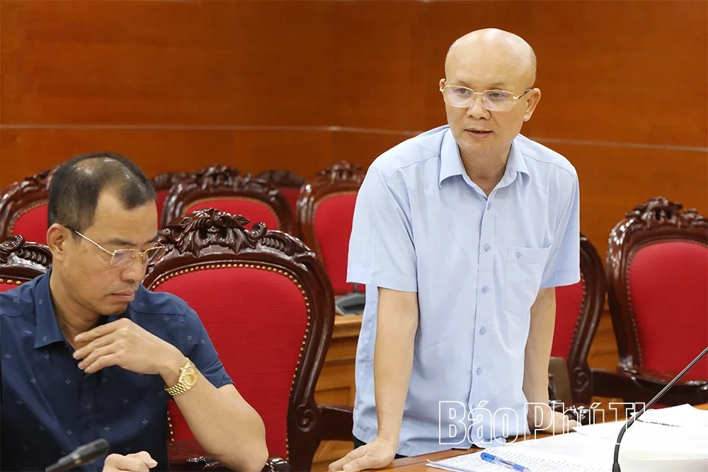 Reviewing Progress of Key Projects in the Hoa Binh Region
