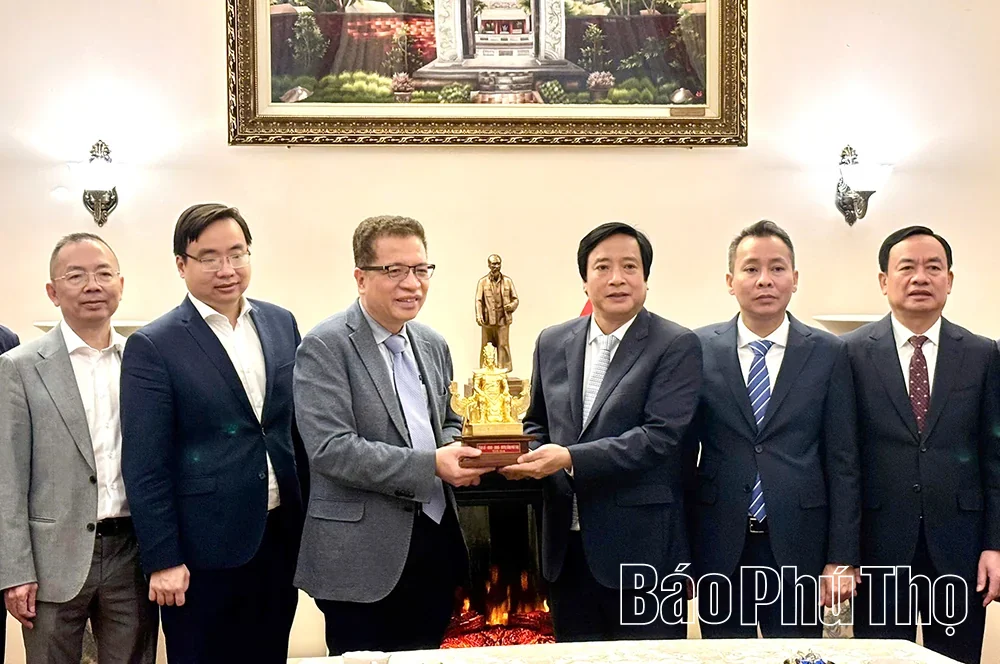 Phu Tho Provincial Leaders Visit and Work with the Vietnamese Embassy in the Russian Federation