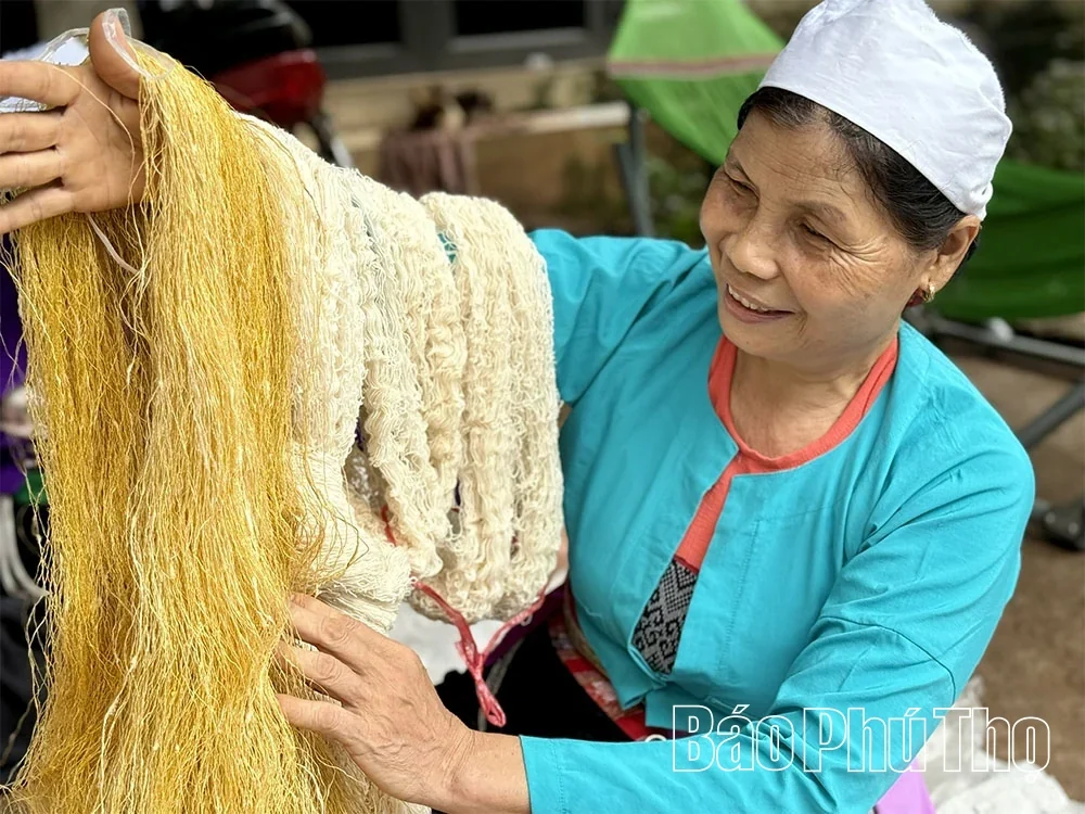 Reviving the Dong Lai Brocade Weaving Craft Village