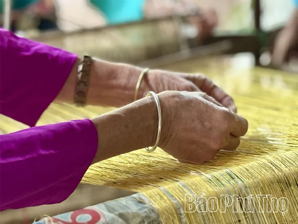 Reviving the Dong Lai Brocade Weaving Craft Village