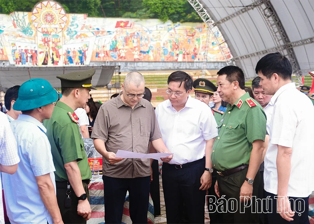 Final Dress Rehearsal for the Ceremony Celebrating the 72nd Anniversary of Uncle Hos Visit to Hung Temple and the Inauguration of the Monument Uncle Ho with the National Festival