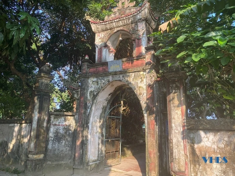 Đền Trung, đền Đông, đền Đoài trên đất Nga Thạch