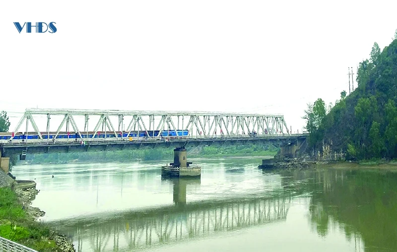 Sông Mã - Hàm Rồng: “Máu và hoa” (Bài 1): “Hồn thiêng” sông núi