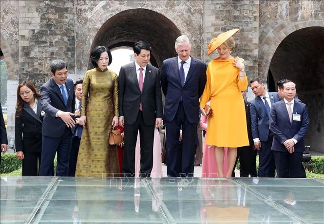 Chủ tịch nước Lương Cường và Nhà Vua Bỉ Philippe tham quan Hoàng thành Thăng Long