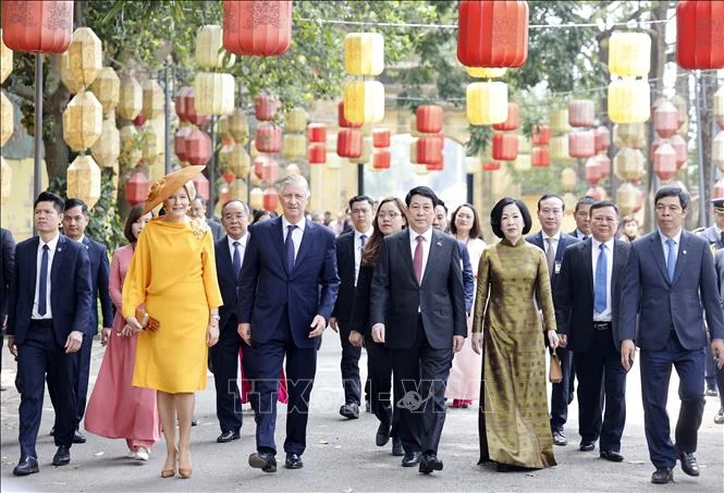 Chủ tịch nước Lương Cường và Nhà Vua Bỉ Philippe tham quan Hoàng thành Thăng Long