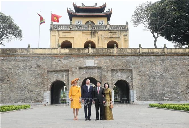 Chủ tịch nước Lương Cường và Nhà Vua Bỉ Philippe tham quan Hoàng thành Thăng Long